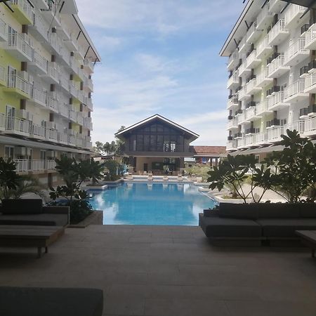 Condo Azur Suites A326 Amani Resorts Residences , 5 Minutes Airport, Netflix, Stylish, Cozy With Luxurious Swimming Pool 막탄 외부 사진